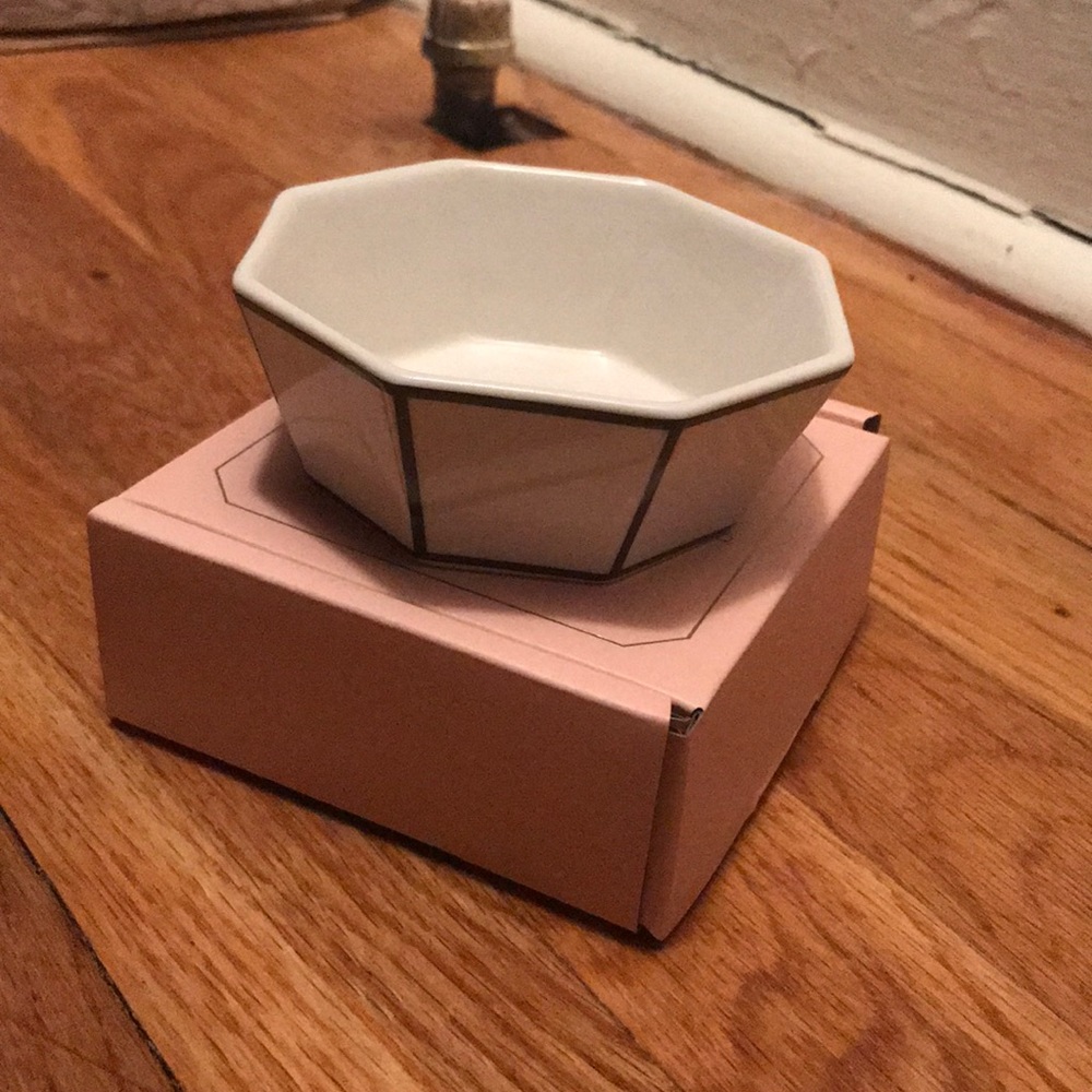 Odeme porcelain ring dish NWT